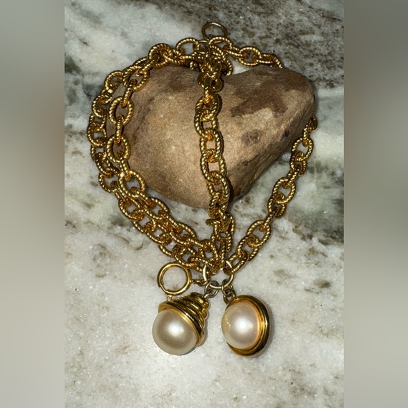 Vintage Chunky Gold Tone Faux Pearl Charm Dangle bracelet - Picture 9 of 12